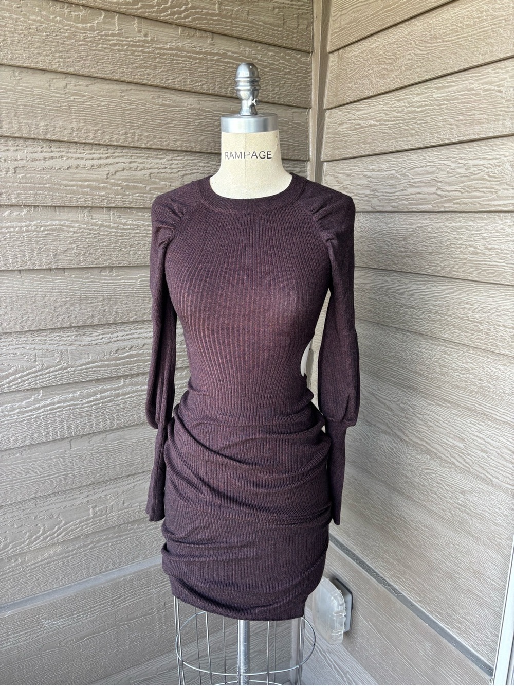 vestique Long-Sleeve Ribbed Bodycon Dress in Plum